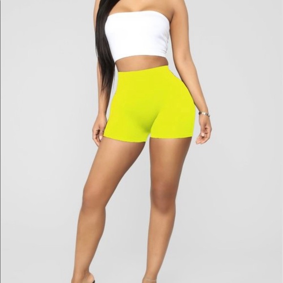 NEON GOLD SEAMLESS BASIC MINI BIKE SHORTS - Picture 1 of 2